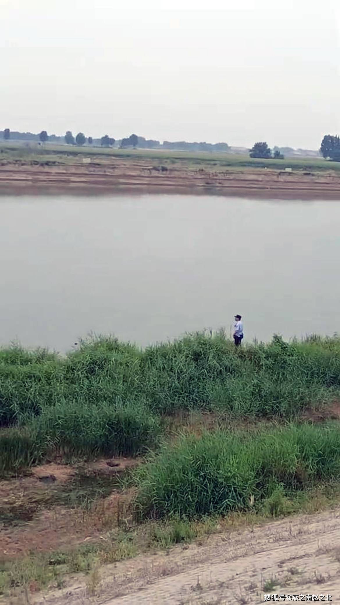 保定一中年男子大水坑内溺亡，炎炎夏日请不要到野外水域游泳