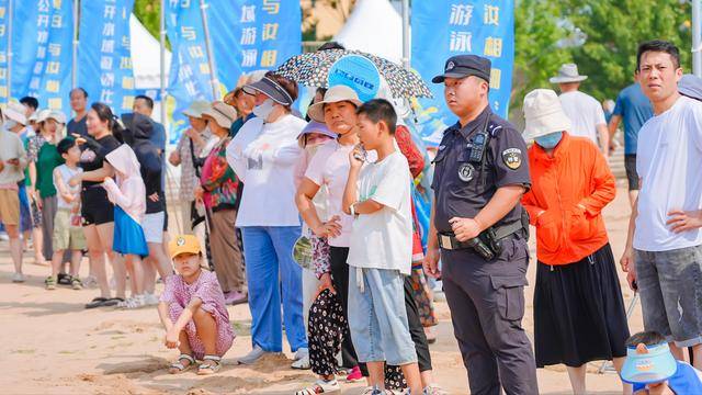 “清凉健身”，300泳友畅游北汝河 襄城县公开水域游泳赛事圆满举行