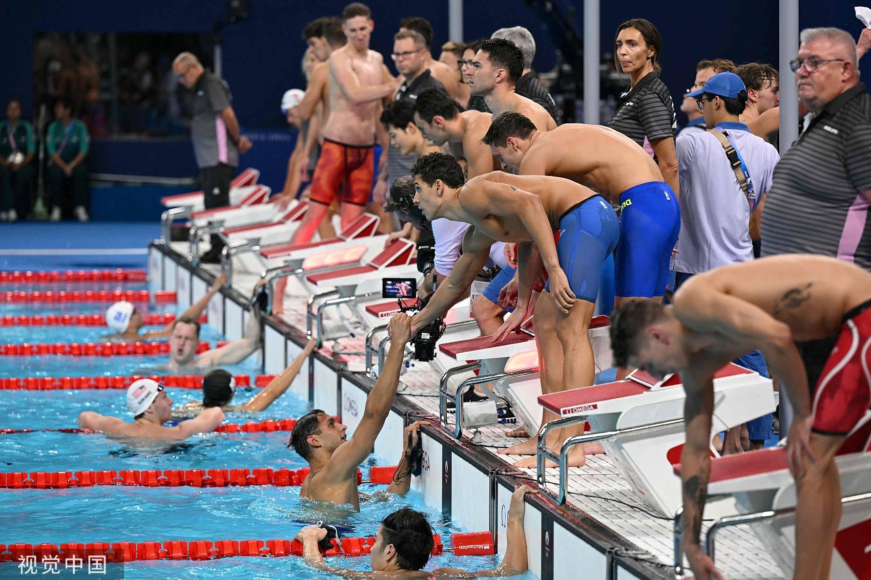 游泳综述-杨浚瑄吴卿风100自晋级 男子4X200自接力进决赛