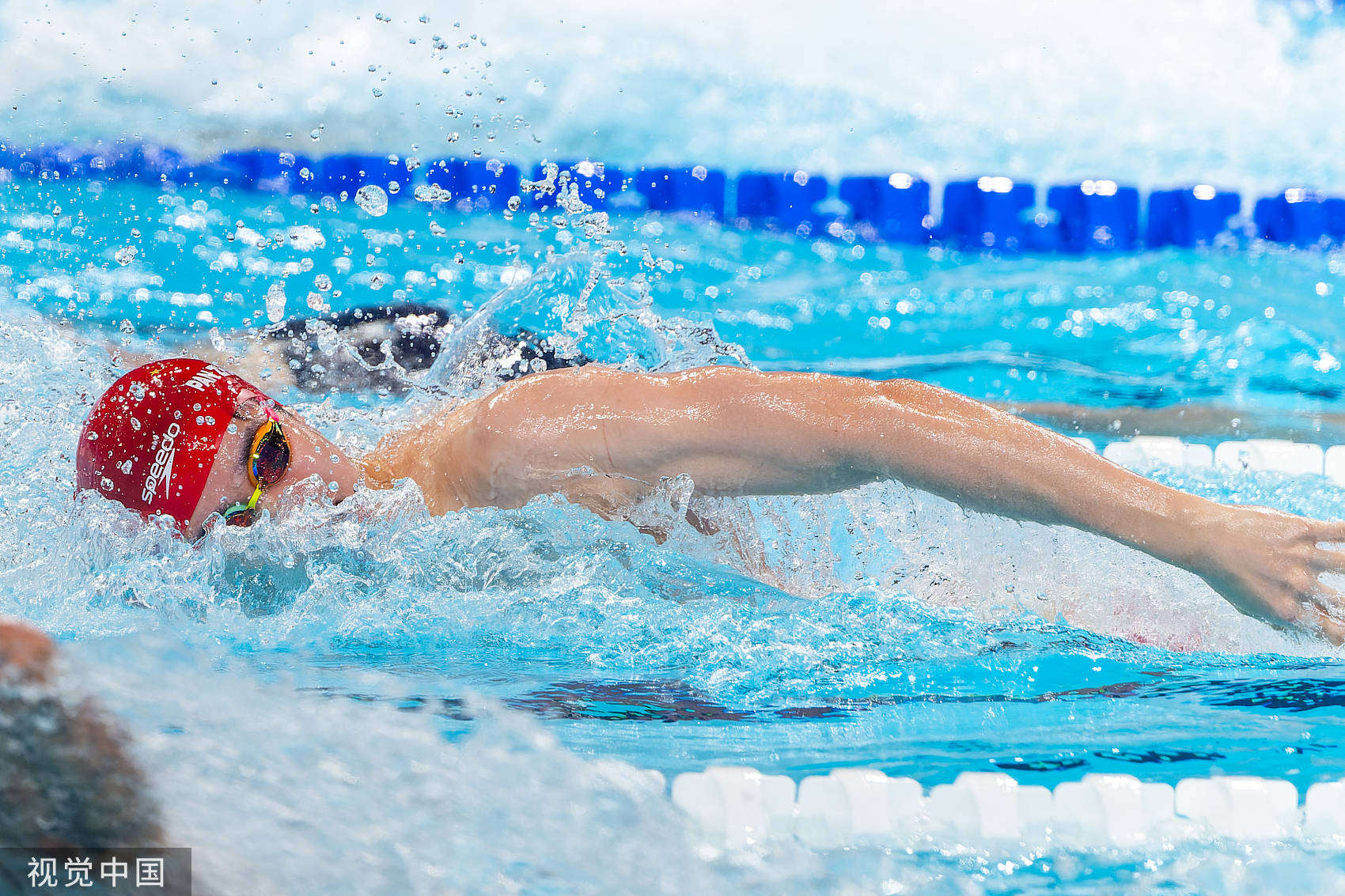 游泳综述-杨浚瑄吴卿风100自晋级 男子4X200自接力进决赛