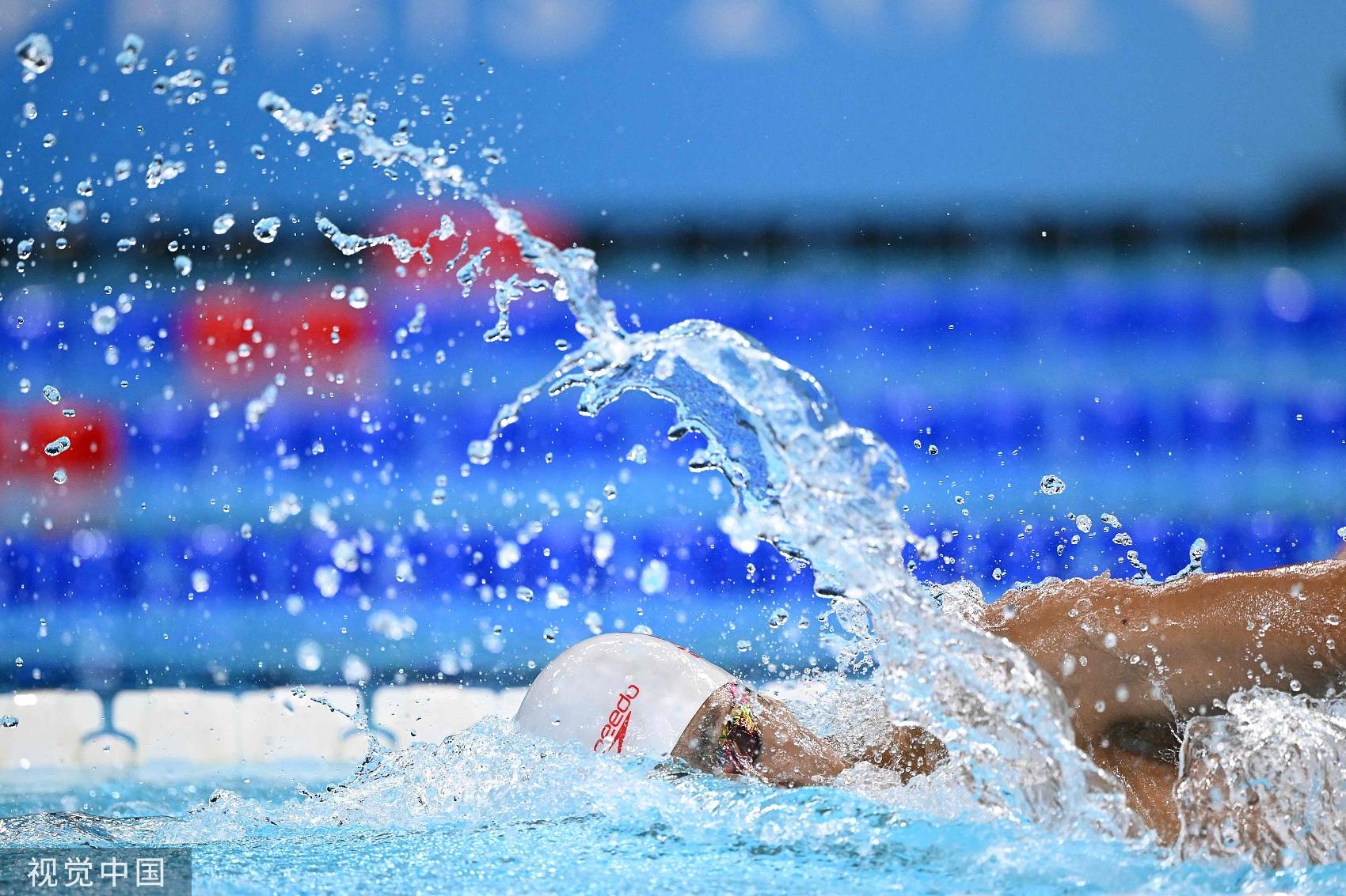 游泳综述-杨浚瑄吴卿风100自晋级 男子4X200自接力进决赛