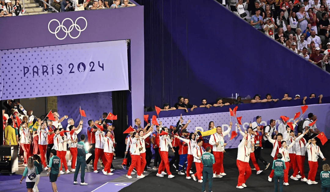 孙颖莎登台，阿汤哥从天而降……巴黎奥运会闭幕